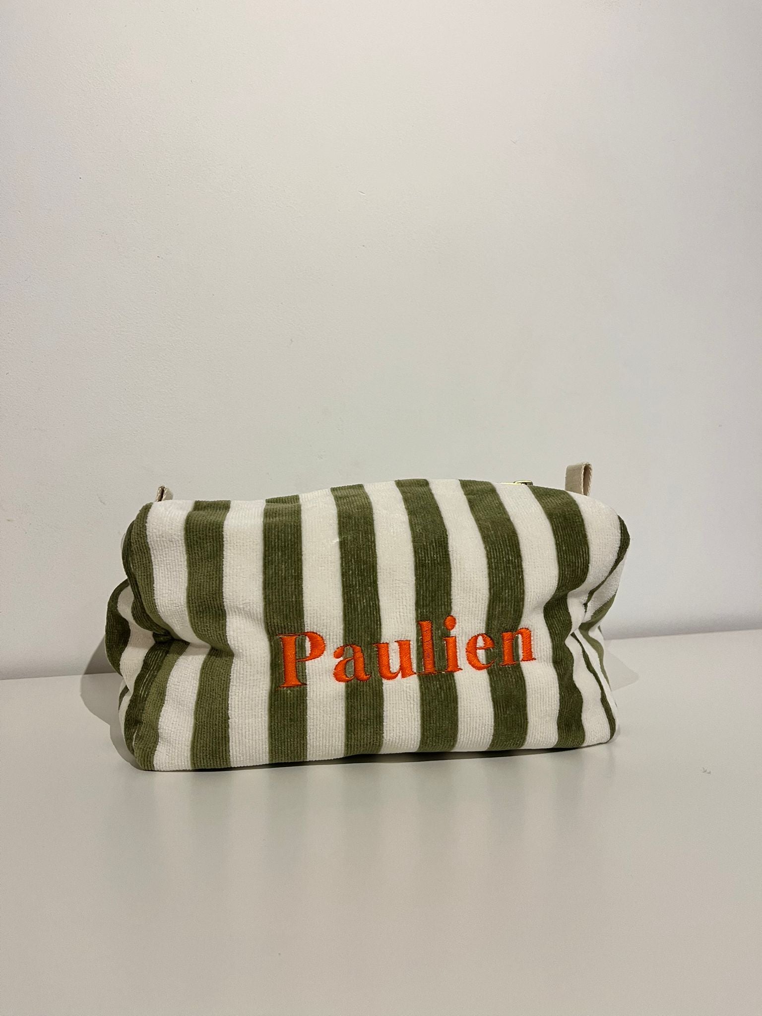 Toilettas Rose in April